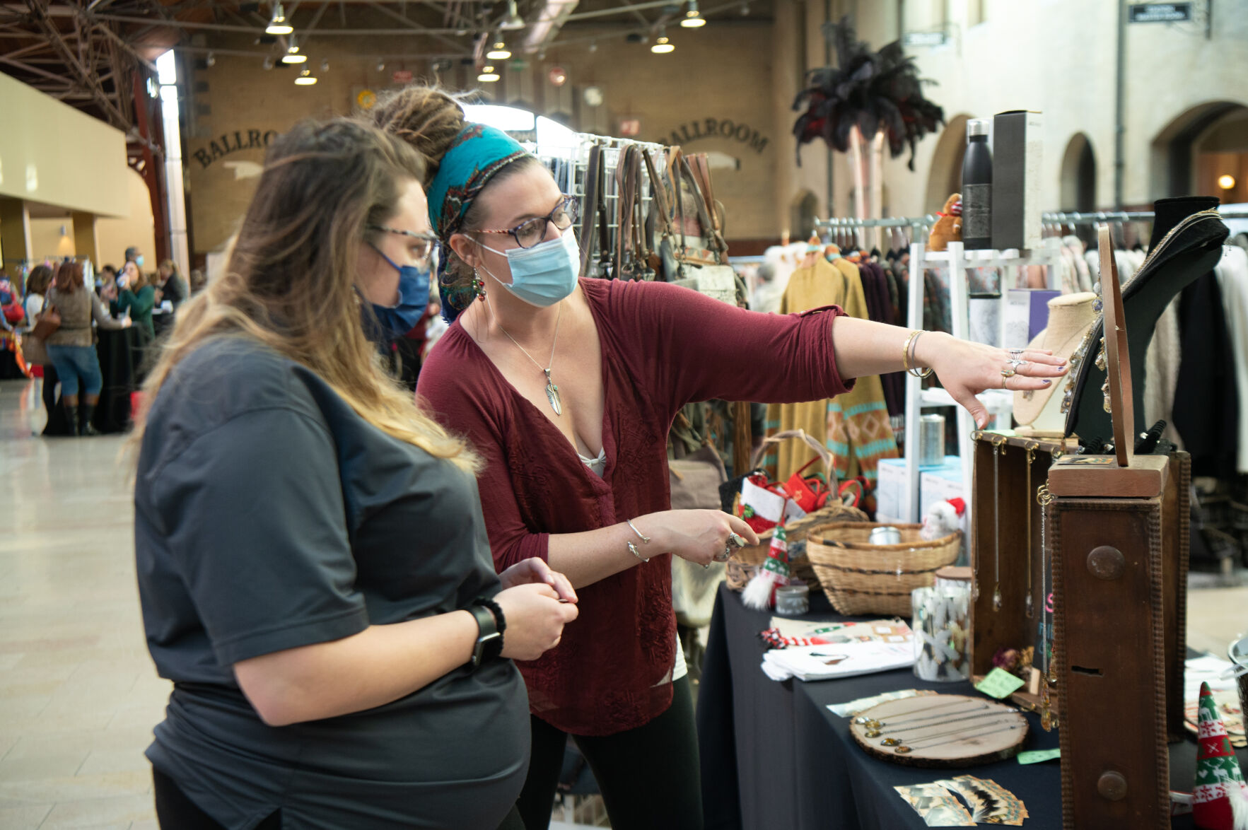Holiday Pop & Shop at Union Station